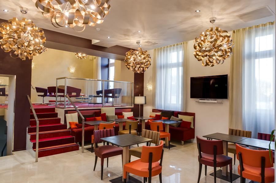 Hotel Le Chateaubriant Luaran gambar